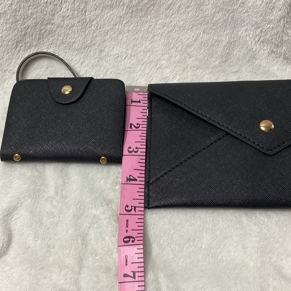 Black clutch and wristlet with card holder - Picture 15 of 15